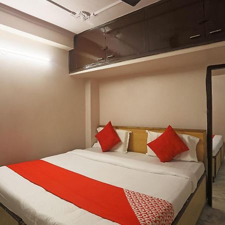 Oyo 48287 Bst Hotel Нью-Дели Экстерьер фото